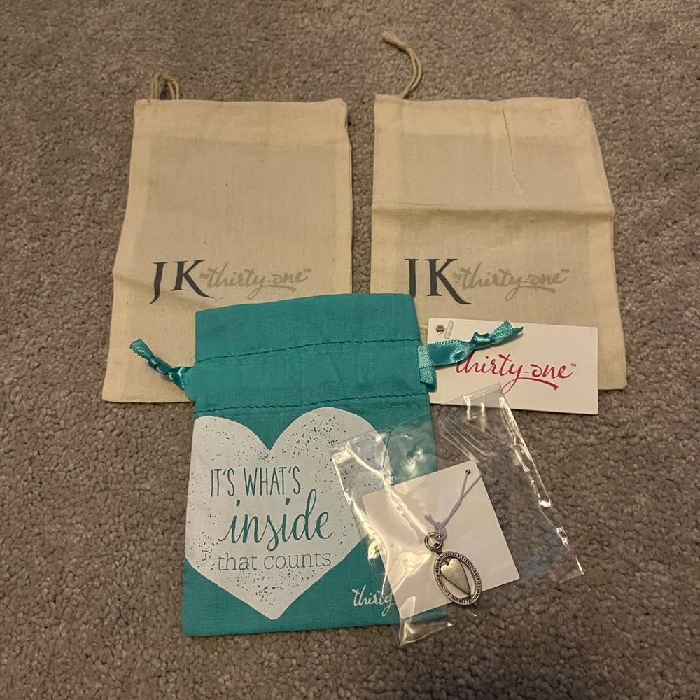 Thirty One JK silver heart charm circa 2017 with 3 jewelry bags